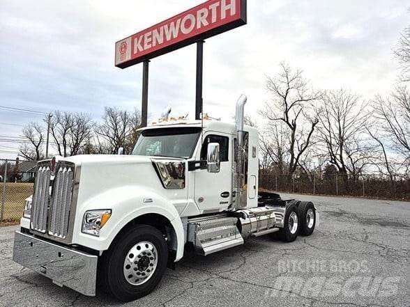 Kenworth W990 Trekkers