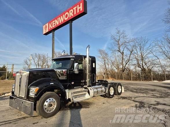 Kenworth W990 Trekkers