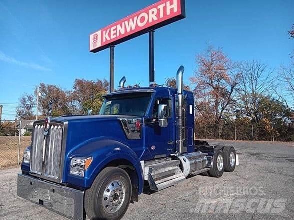 Kenworth W990 Trekkers