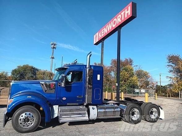 Kenworth W990 Trekkers