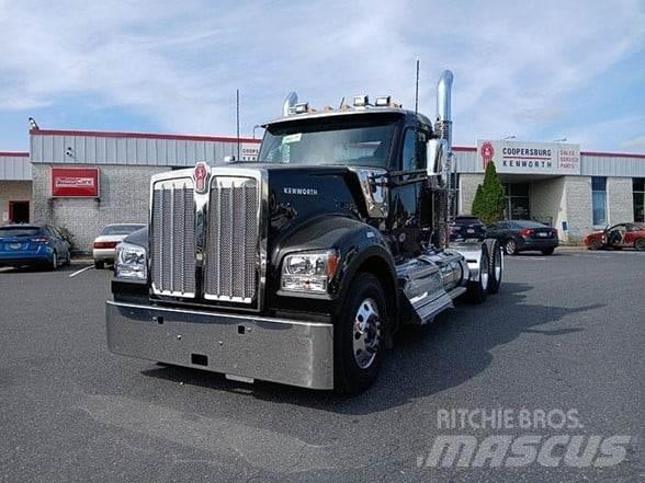Kenworth W990 Trekkers