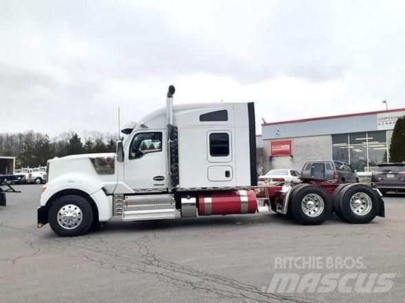 Kenworth W990 Trekkers