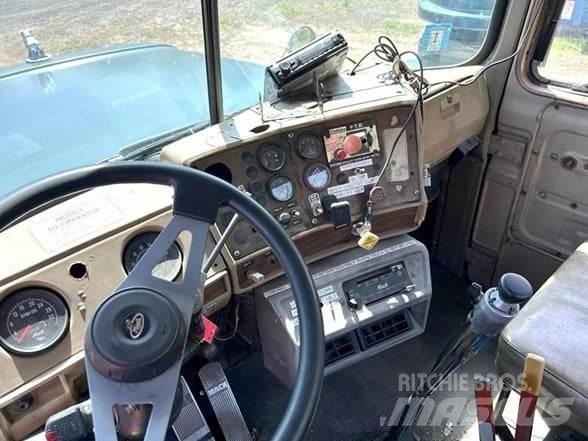 Mack RD686SX Vuilniswagens