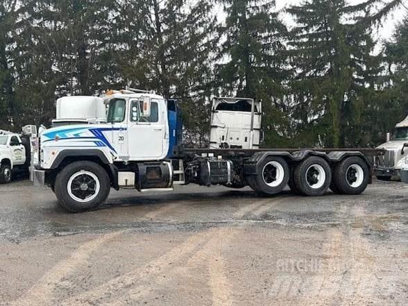 Mack RD690 Vuilniswagens