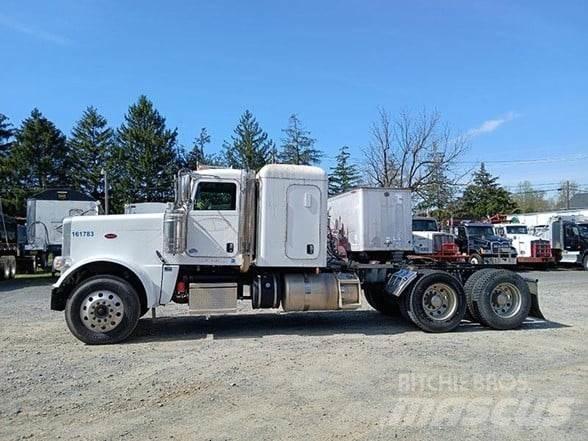 Peterbilt 389 Trekkers