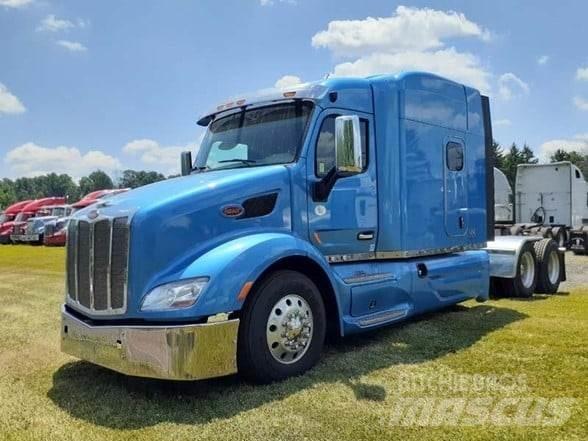 Peterbilt 579 Trekkers