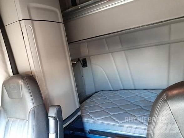 Peterbilt 579 Trekkers