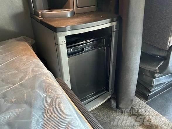 Peterbilt 579 Trekkers