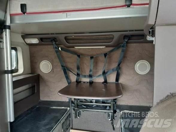 Volvo VNL64T780 Trekkers