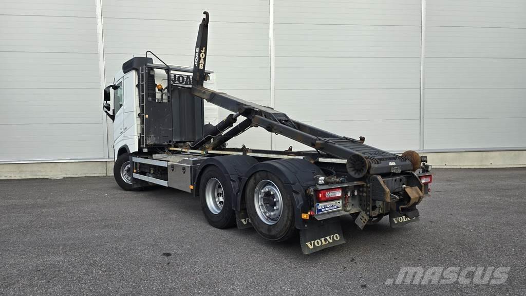 Volvo FH Vrachtwagen met containersysteem