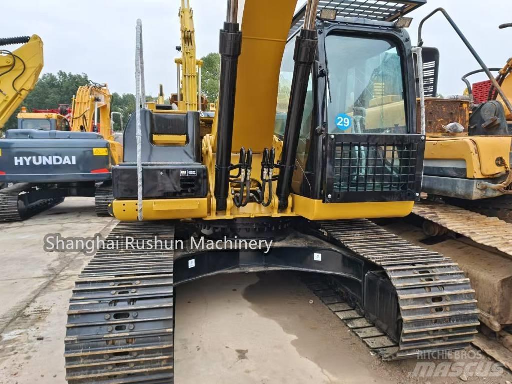 CAT 320D2 Rupsgraafmachines