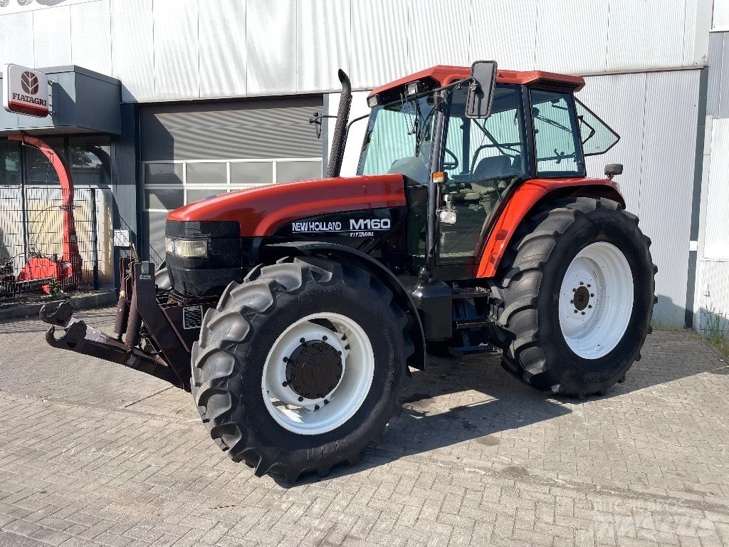 New Holland M 160 Tractoren