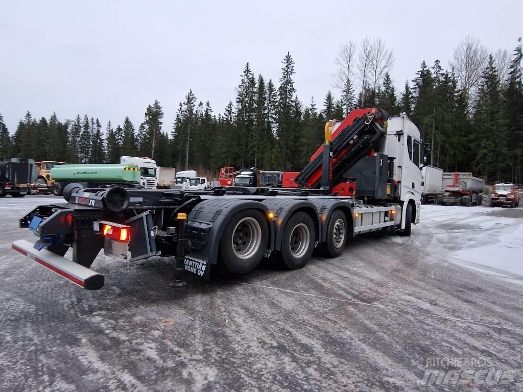 Scania R540 8x2 Vrachtwagen met containersysteem