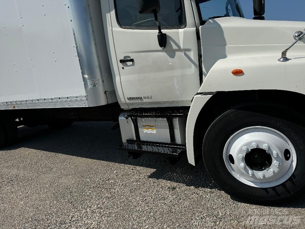 Hino 238 Bakwagens met gesloten opbouw