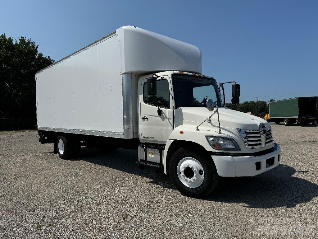 Hino 238 Bakwagens met gesloten opbouw