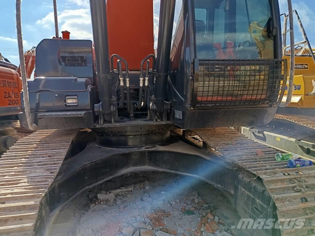 Hitachi ZX 200 Rupsgraafmachines