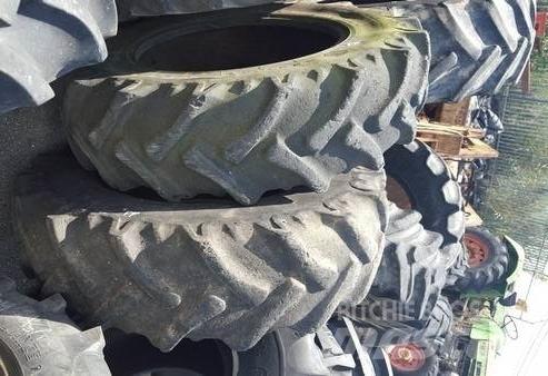  Pneus 12.4R24 Banden, wielen en velgen