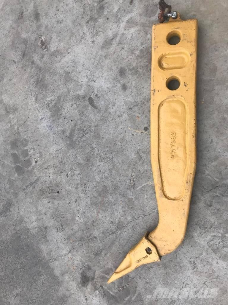 Komatsu D65 Shank Wegopbrekers