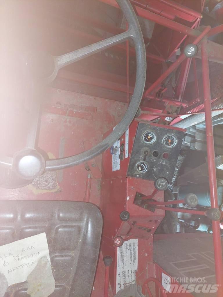 Massey Ferguson 330 Maaidorsmachines