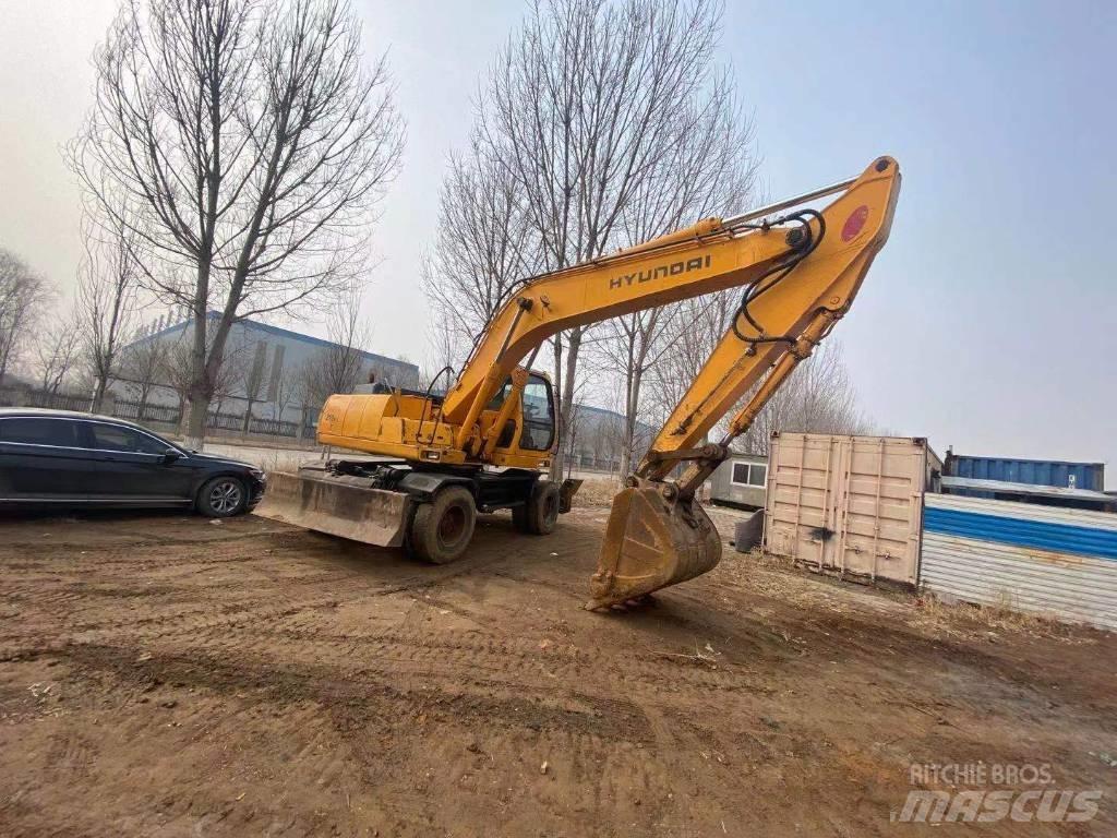 Hyundai R210WD Wielgraafmachines