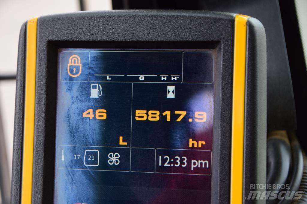 JCB JS131LC PLUS Rupsgraafmachines