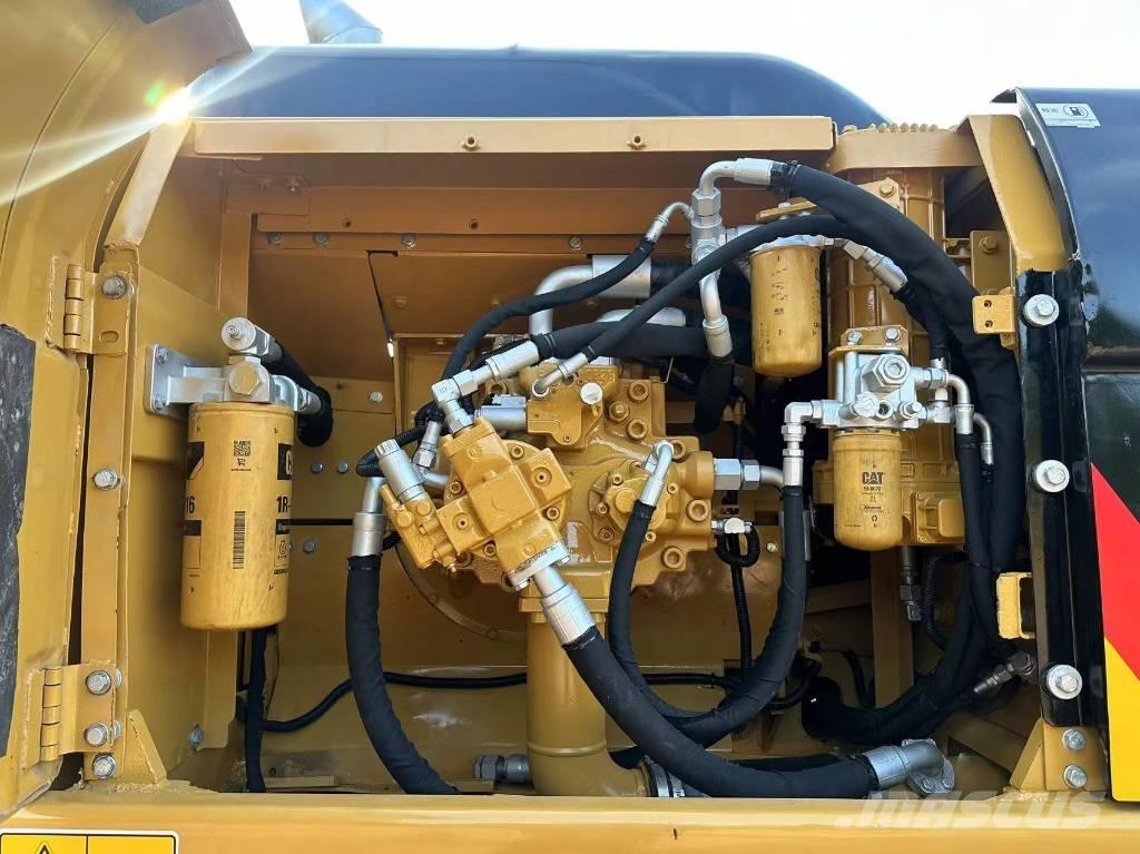 CAT 330 D Rupsgraafmachines