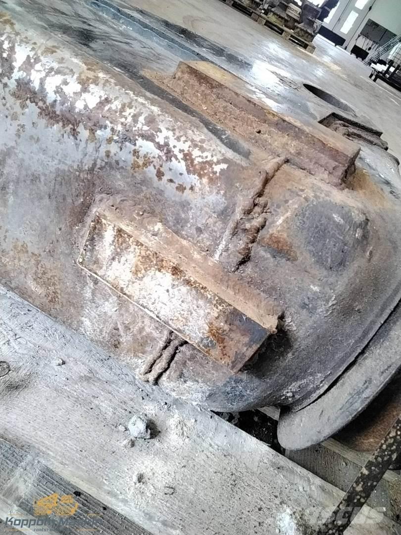 Komatsu 105F Uitrijwagenkranen