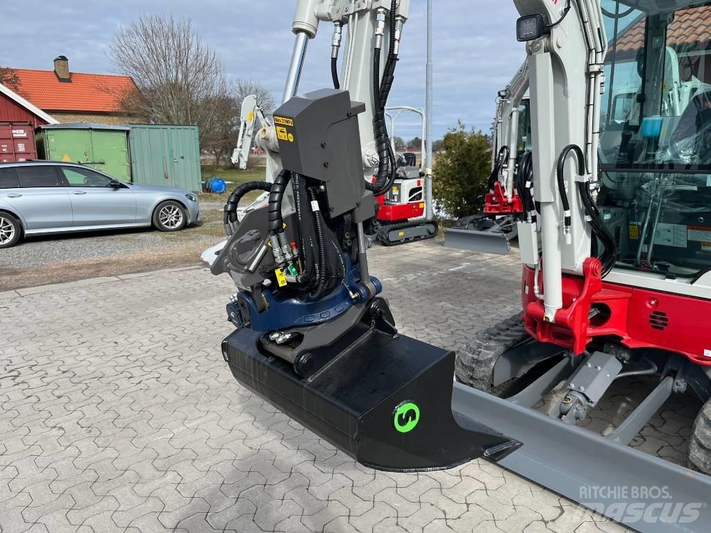 Takeuchi TB325R Minigraafmachines < 7t