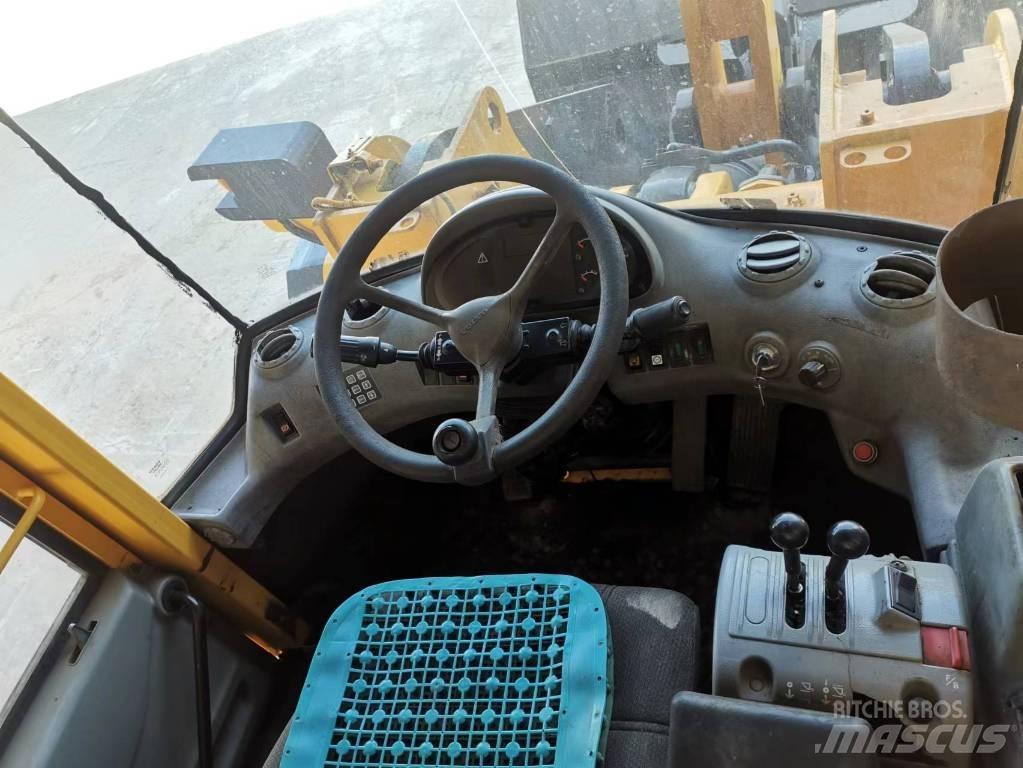 Volvo L 120 E Wielladers