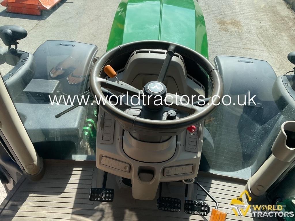John Deere 6215 R Tractoren