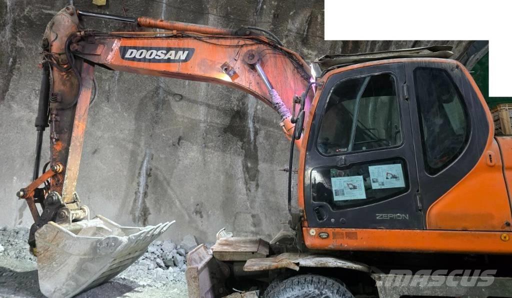 Doosan DX 210 W Wielgraafmachines