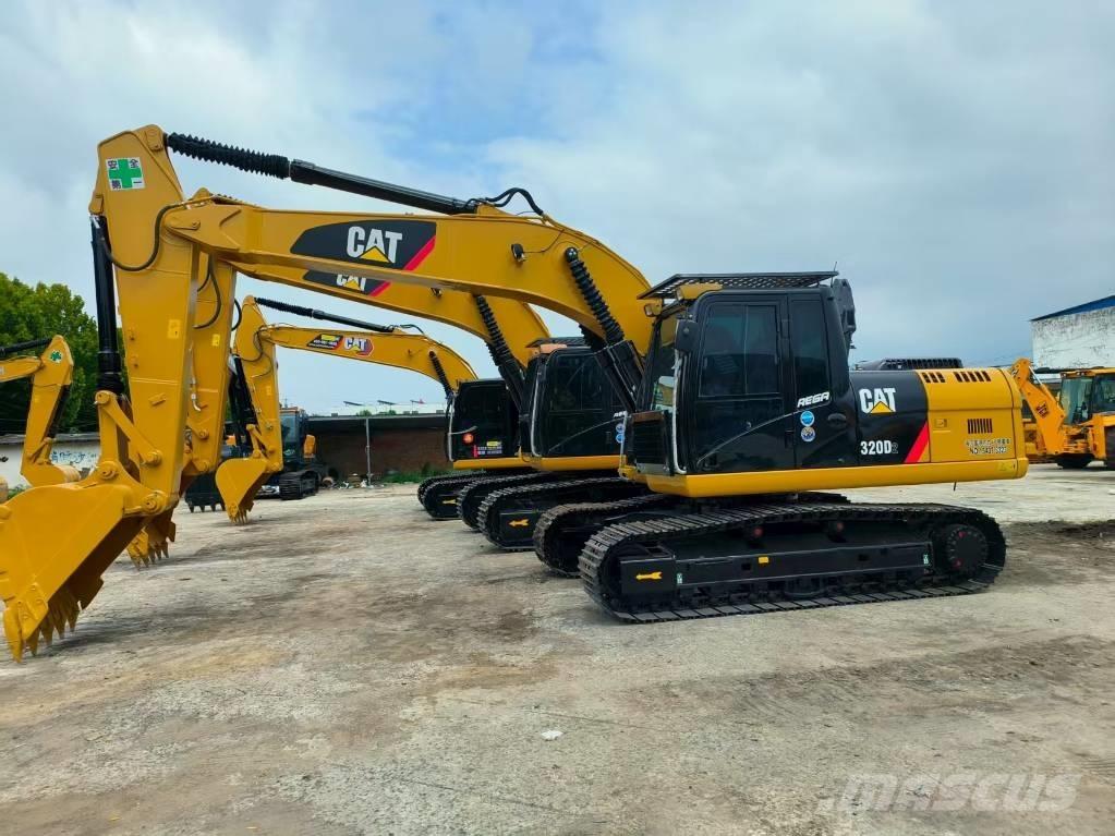 CAT 320 Rupsgraafmachines
