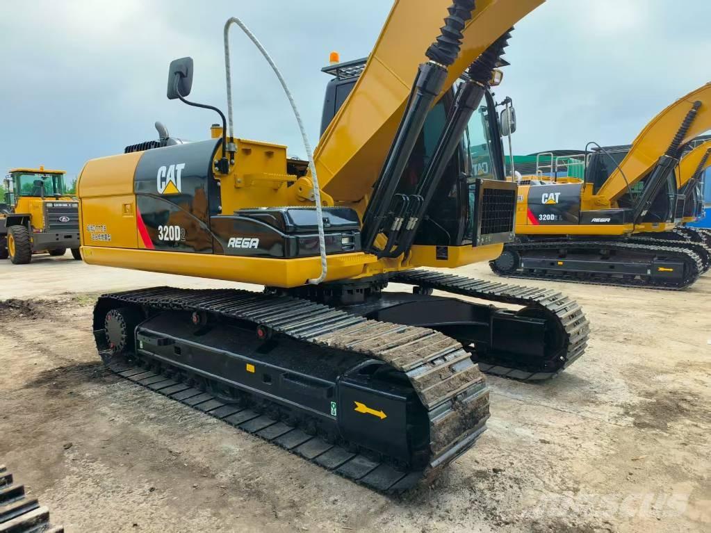 CAT 320 Rupsgraafmachines