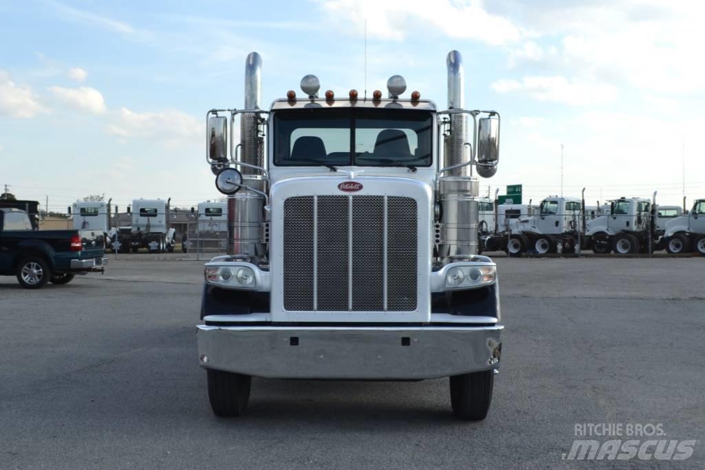 Peterbilt 389 Trekkers