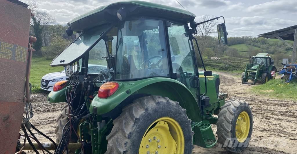 John Deere 5050E Tractoren