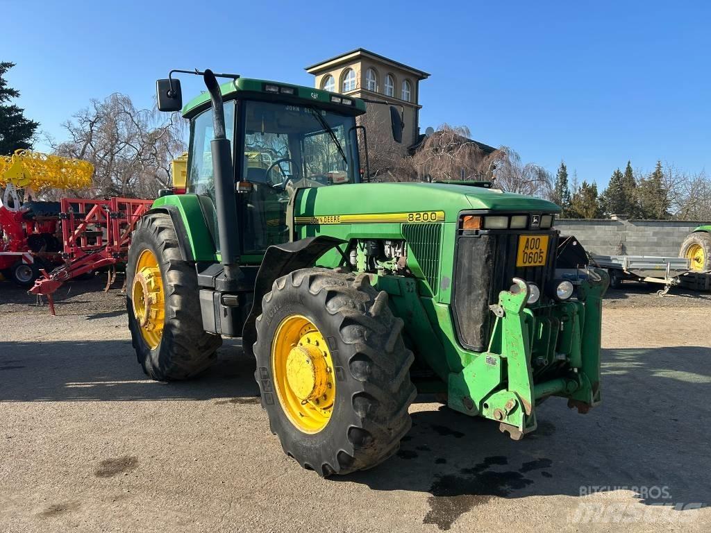 John Deere 8200 Tractoren