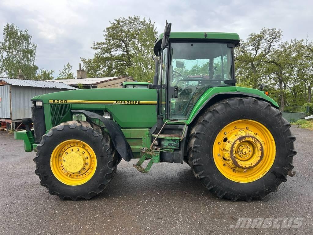 John Deere 8200 Tractoren