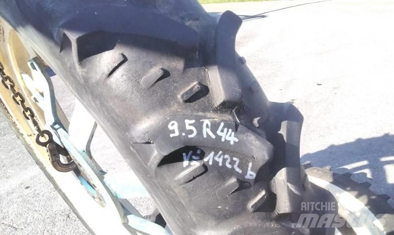 BKT 9.5R44 Banden, wielen en velgen