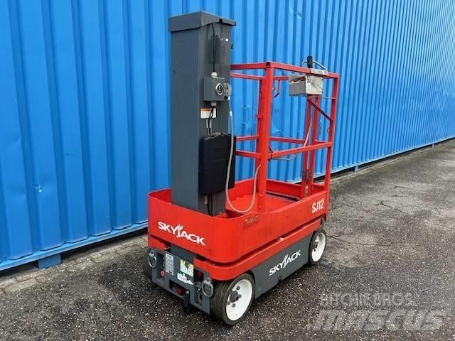 SkyJack SJ 12 Schaarhoogwerkers