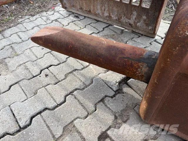  Moers HB 2500 Hamers en brekers