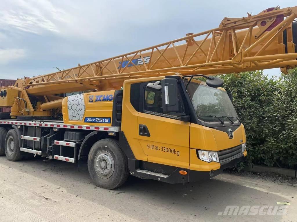 XCMG QY25 Kranen voor alle terreinen