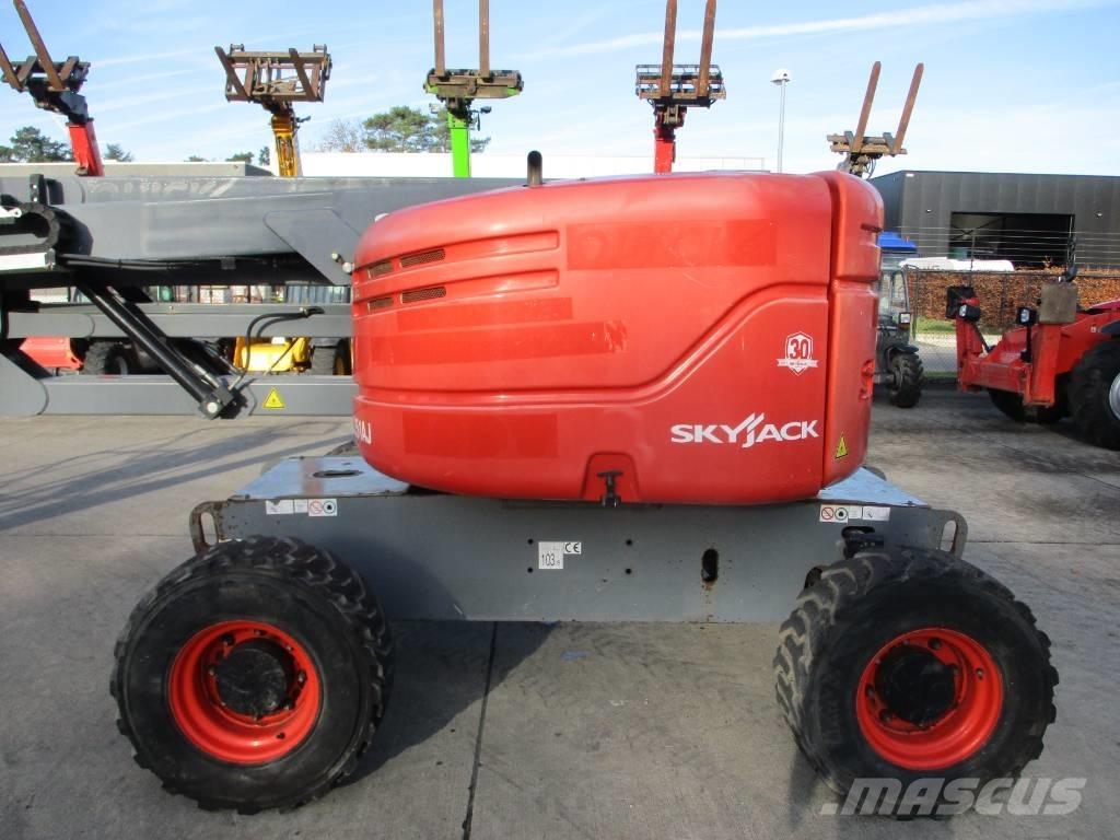 SkyJack SJ 51 AJ (725) Zelfrijdende knikarm hoogwerker