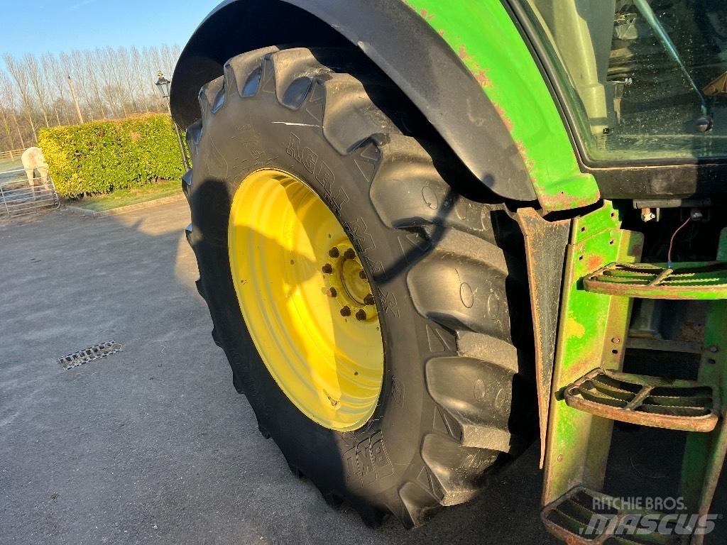 John Deere 6820 Tractoren