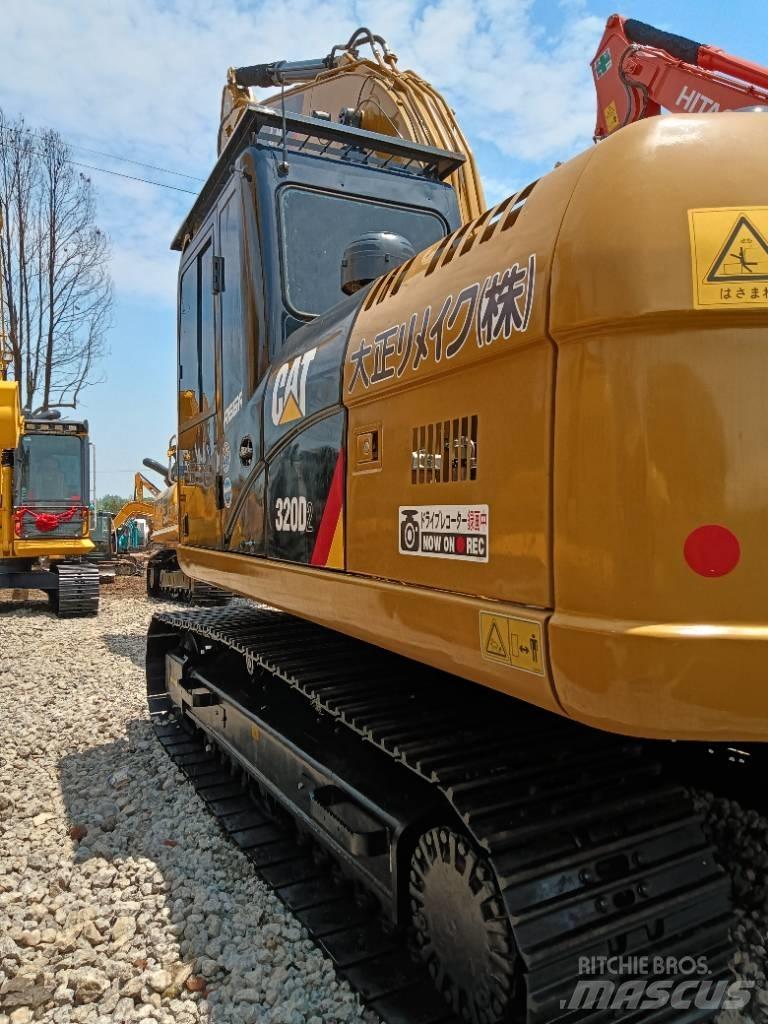 CAT 320D2 Midigraafmachines 7t - 12t