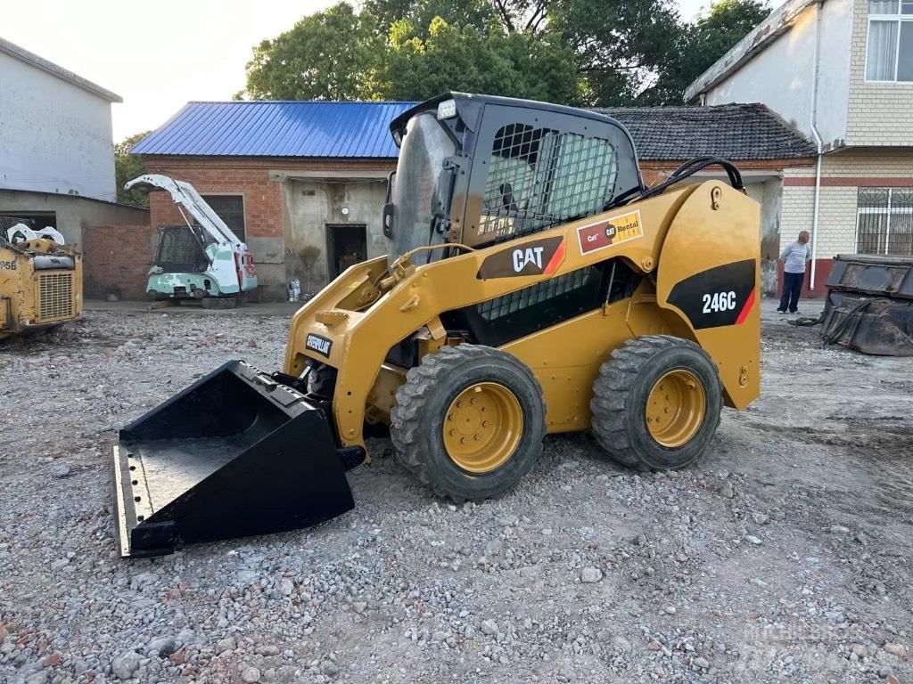 CAT 246 C Schrankladers