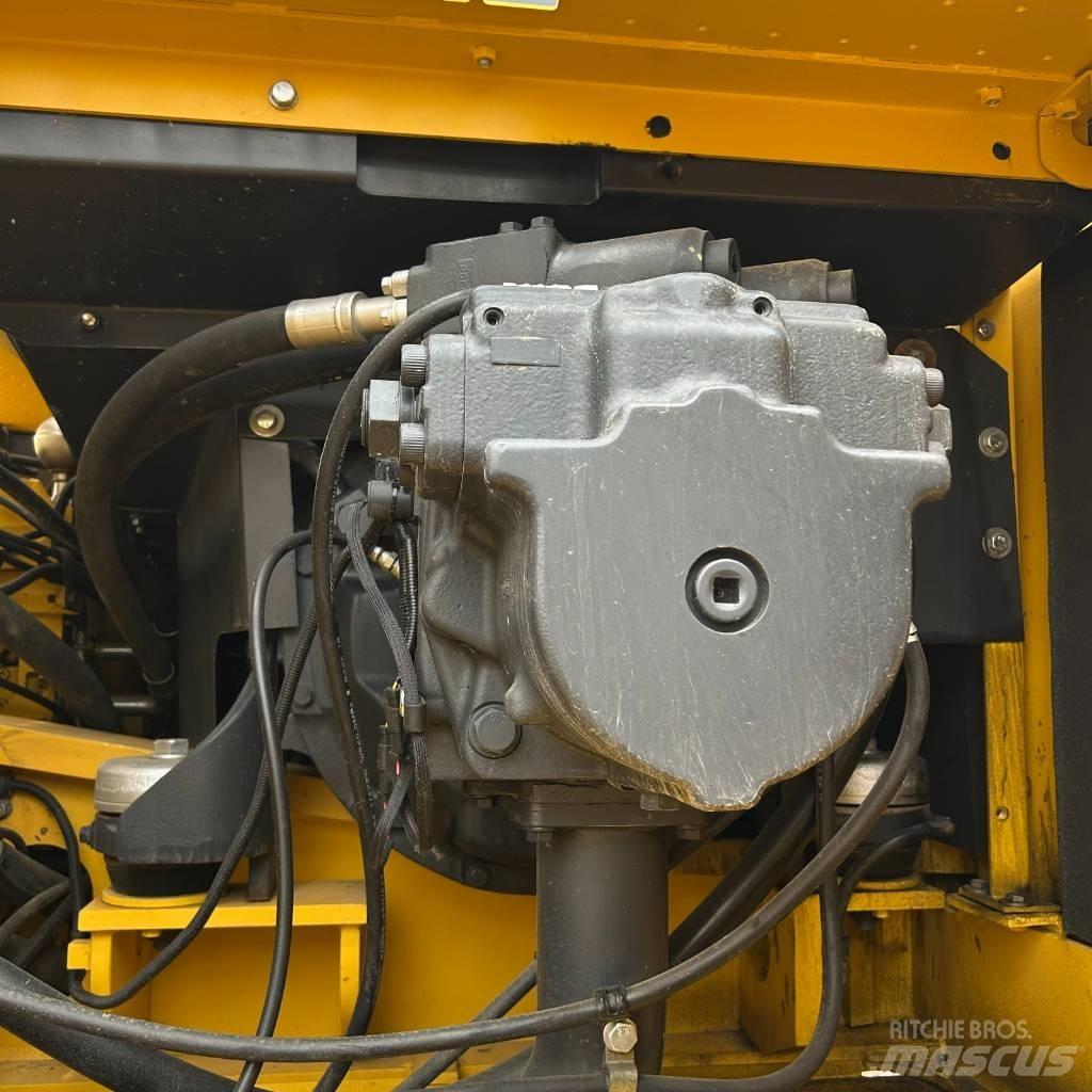 Komatsu 400-7 Rupsgraafmachines