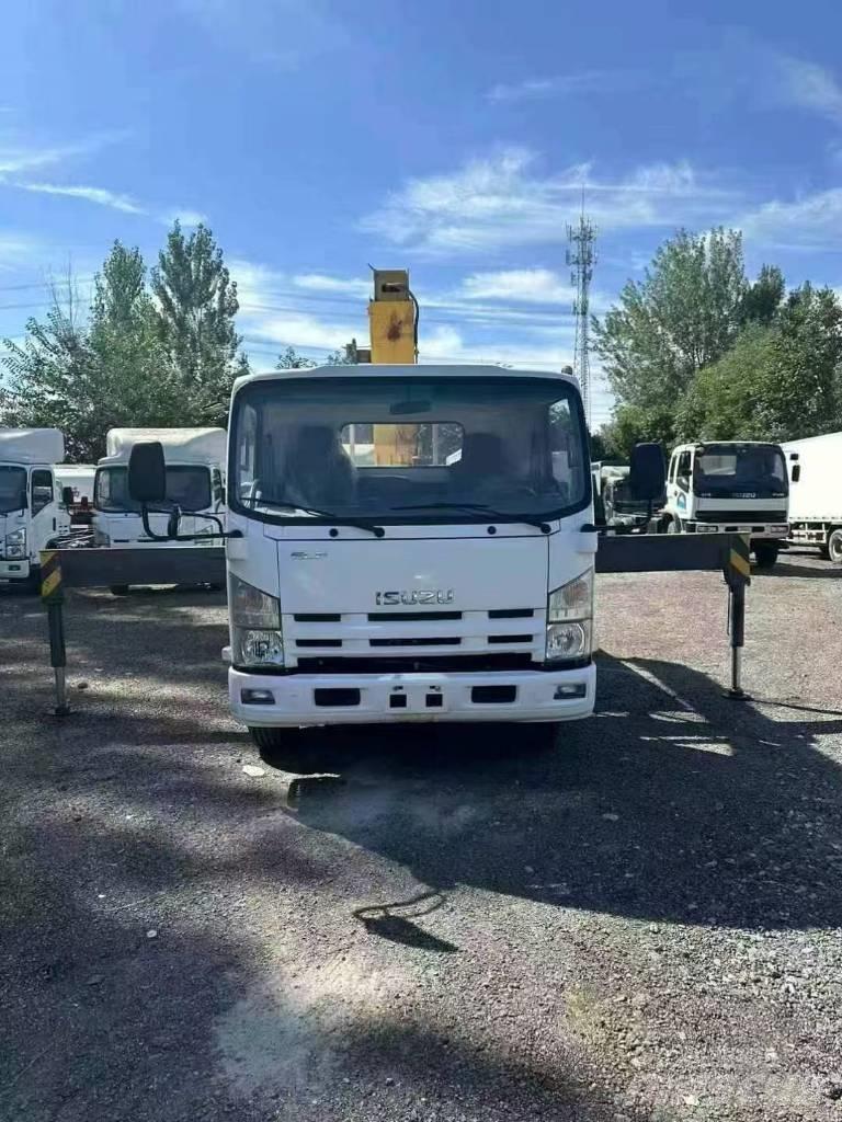 Isuzu ELF 700 Vlakke laadvloer met kraan