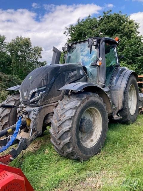 Valtra T235V Tractoren