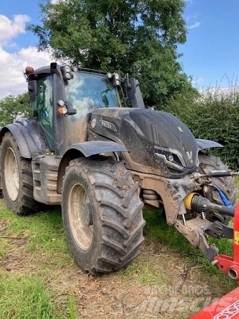 Valtra T235V Tractoren