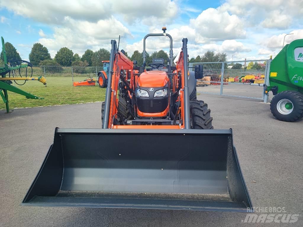 Kubota M4063 ROPS Tractoren